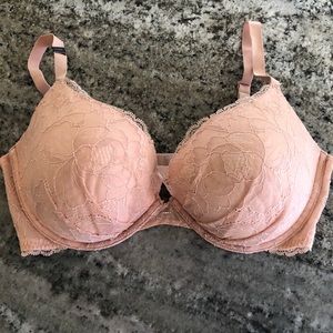 NWT Victoria’s Secret pink bra